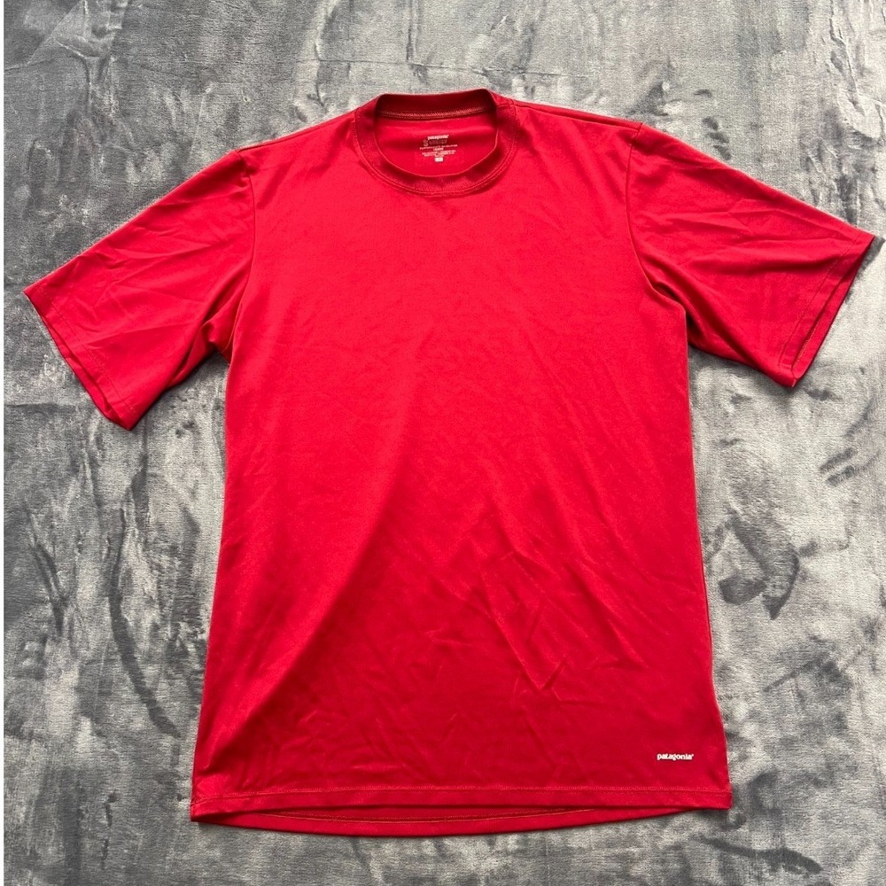 Patagonia Capilene T Shirt Mens Medium Red Spellout‎ Logo Performance Baselayers